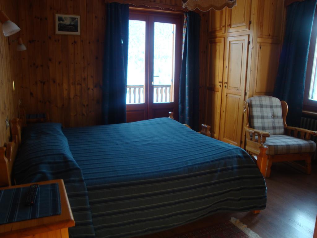 Hotel Alpe Fleurie Champoluc Exterior foto